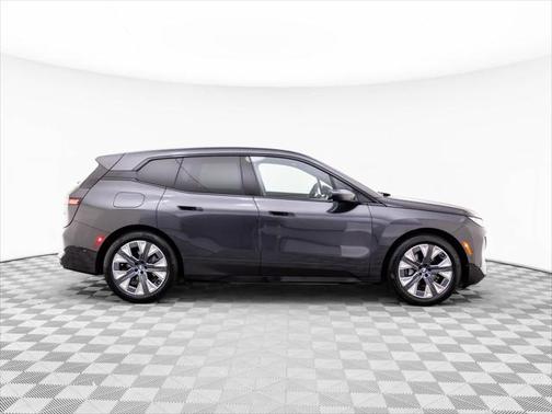 2026 BMW iX xDrive60