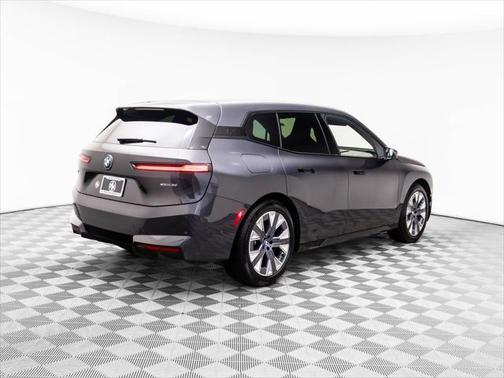 2026 BMW iX xDrive60