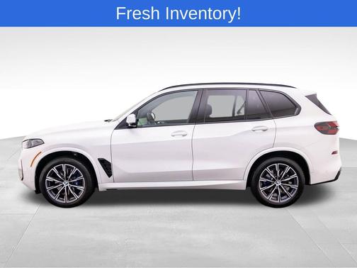 White Metallic 2026 BMW X5 xDrive40i