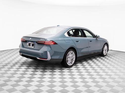 2025 BMW 540 i xDrive