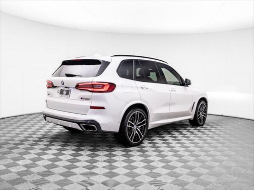 2022 BMW X5 M50i