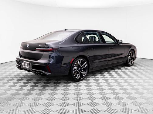 Black Sapphire Metallic 2026 BMW 760 xDrive