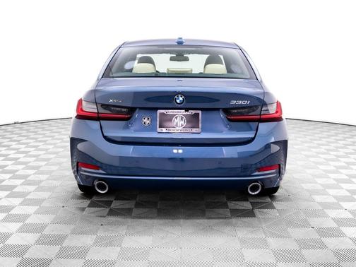 Arctic Race Blue Metallic 2026 BMW 330 xDrive NA