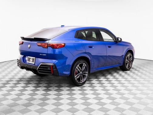 Portimao Blue Metallic 2026 BMW X2 xDrive28i