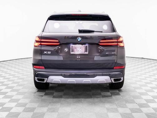 Dravit Grey Metallic 2026 BMW X5 xDrive40i