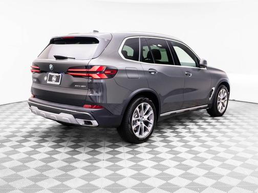 Dravit Grey Metallic 2026 BMW X5 xDrive40i