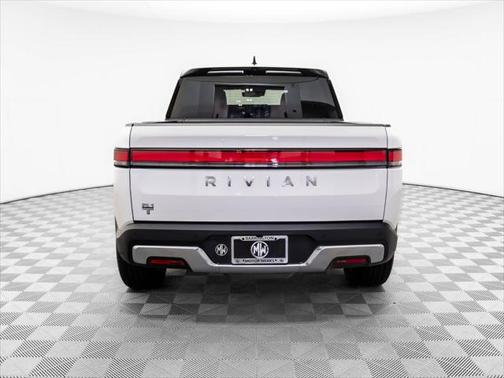 2025 Rivian R1T Adventure