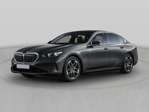Carbon Black Metallic 2026 BMW 550e xDrive