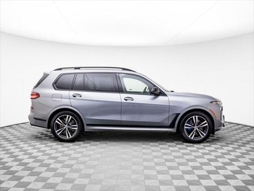 2025 BMW X7 M60i