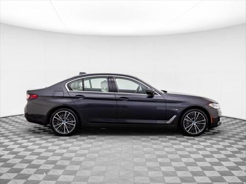 2022 BMW 530e Base