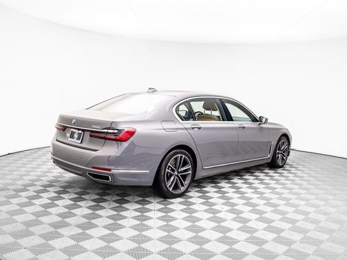 2022 BMW 750 i xDrive