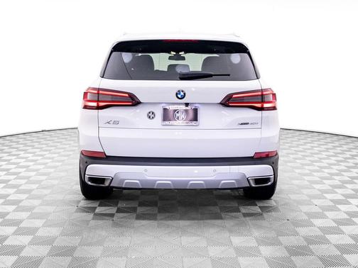 Alpine White 2023 BMW X5 xDrive40i