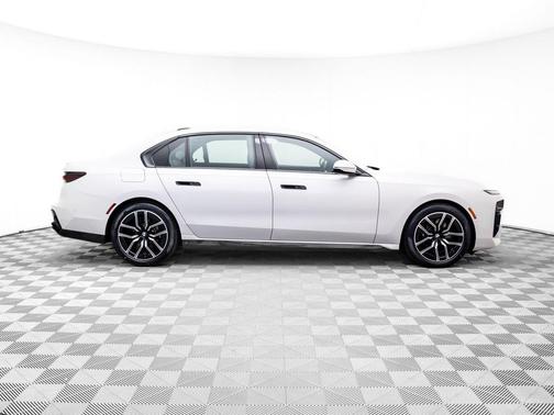 2024 BMW 760 xDrive