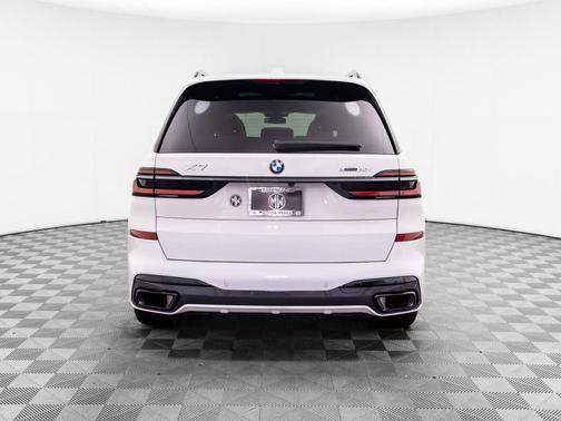 Alpine White 2024 BMW X7 xDrive40i