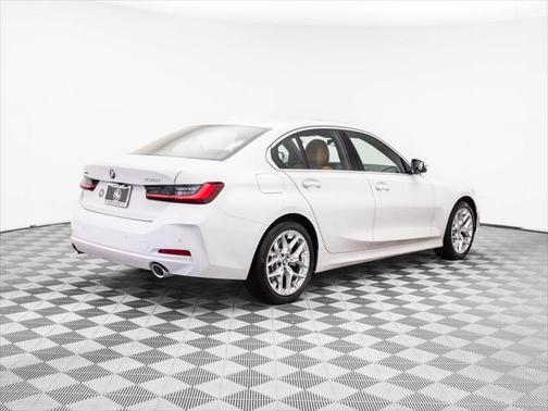 2025 BMW 330 i xDrive