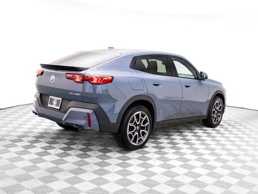 2025 BMW X2 xDrive28i