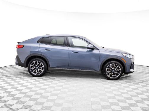 2025 BMW X2 xDrive28i