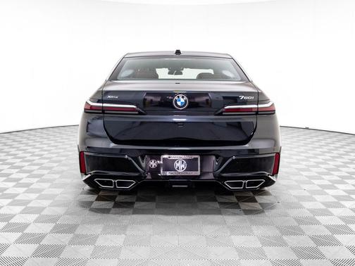 2025 BMW 760 xDrive