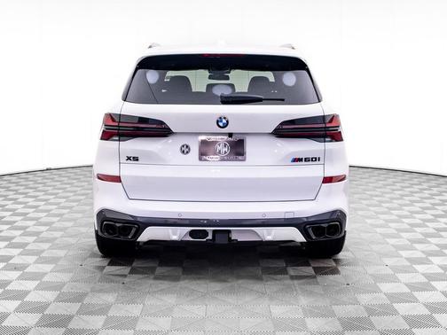 Mineral White Metallic 2026 BMW X5 M60i
