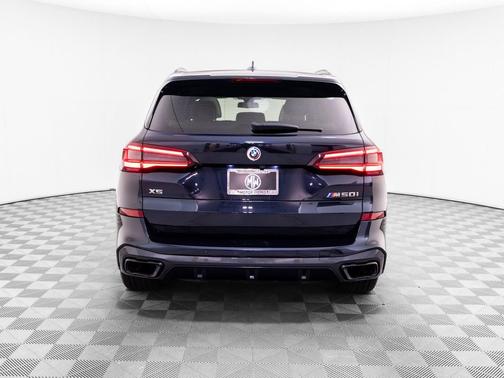 Carbon Black Metallic 2023 BMW X5 M50i