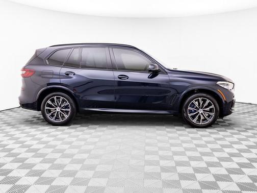 Carbon Black Metallic 2023 BMW X5 M50i