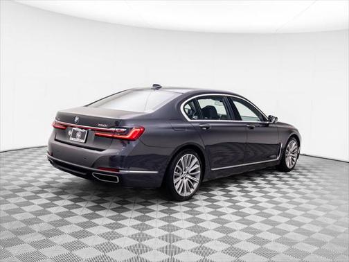 2022 BMW 750 i xDrive