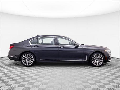 2022 BMW 750 i xDrive