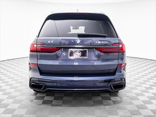 2022 BMW X7 M50i