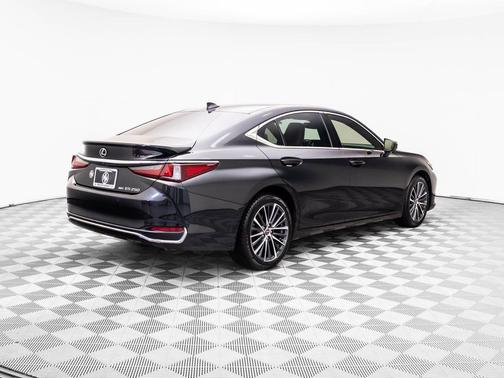 2022 Lexus ES 250 Base