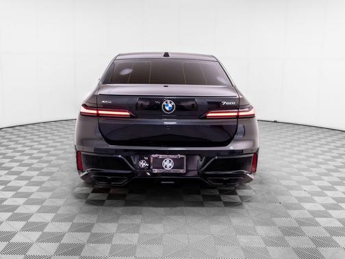 Black Sapphire Metallic 2025 BMW 760 xDrive