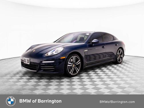 2016 Porsche Panamera 4 Edition