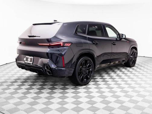 Black Sapphire Metallic 2026 BMW XM Label