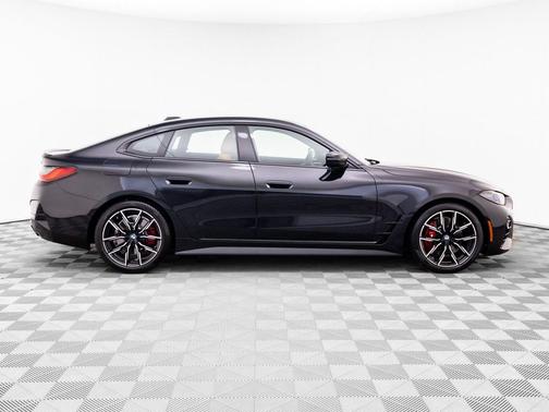 Black Sapphire Metallic 2022 BMW M440 i xDrive