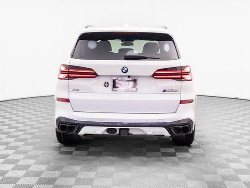 2025 BMW X5 M60i