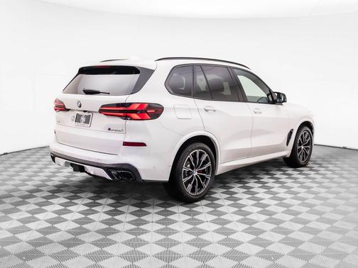 2025 BMW X5 M60i