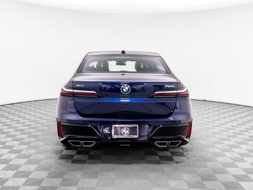 Tanzanite Blue II Metallic 2023 BMW 760 i xDrive