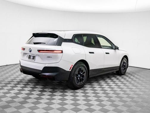 2025 BMW iX xDrive50