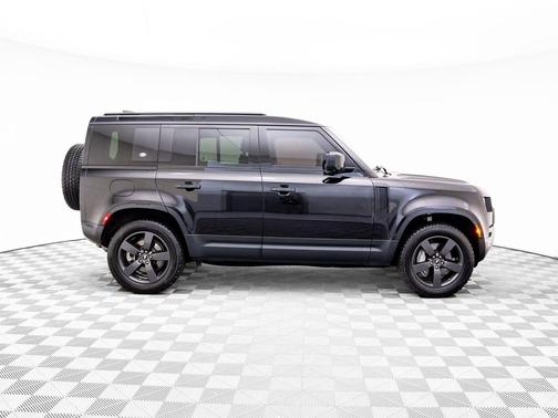 2021 Land Rover Defender 110 SE