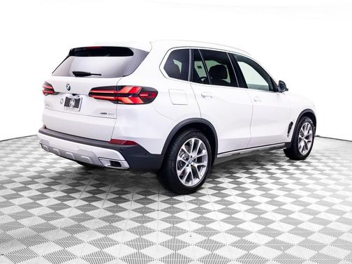 Mineral White Metallic 2026 BMW X5 xDrive40i