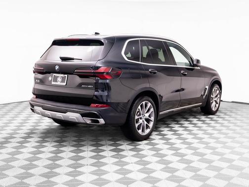 Black Sapphire Metallic 2024 BMW X5 xDrive40i