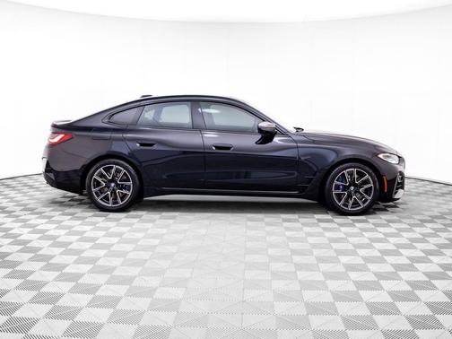 Black Sapphire Metallic 2022 BMW M440 i xDrive
