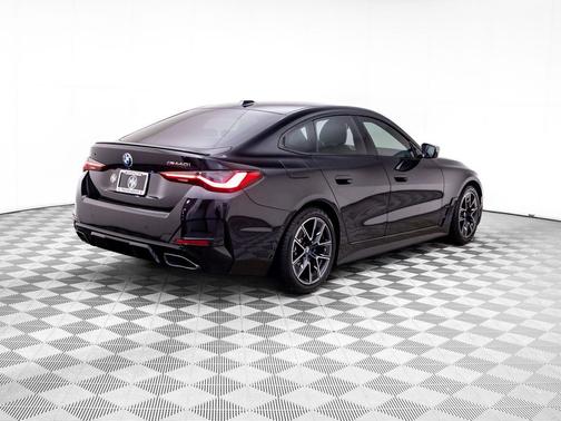 Black Sapphire Metallic 2022 BMW M440 i xDrive