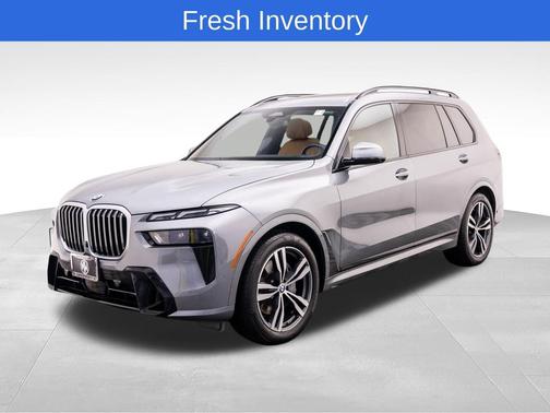 Gray Metallic 2026 BMW X7 xDrive40i