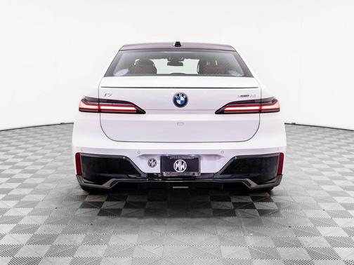 Alpine White 2026 BMW i7 xDrive60