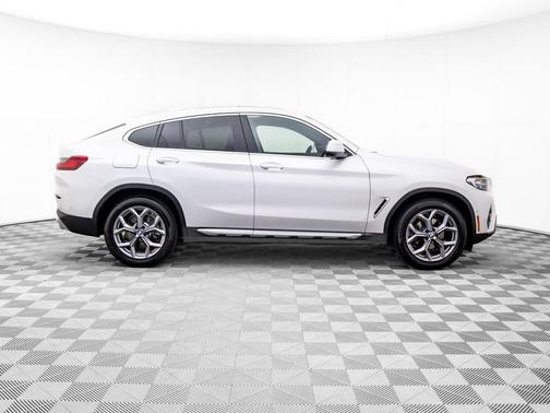 2025 BMW X4 xDrive30i