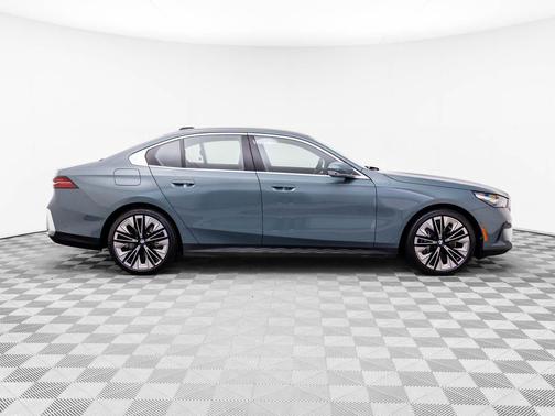 Green Metallic 2026 BMW 540 xDrive
