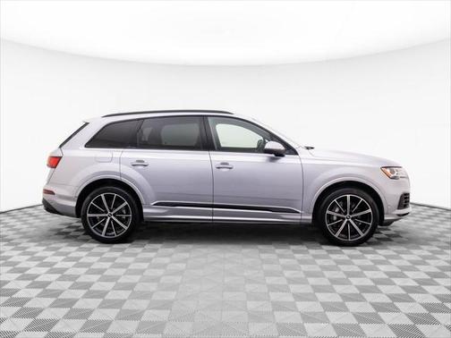 2022 Audi Q7 55 Premium Plus