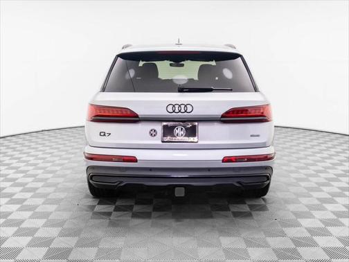 2022 Audi Q7 55 Premium Plus
