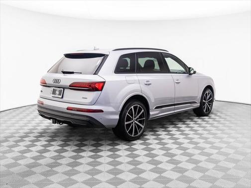 2022 Audi Q7 55 Premium Plus
