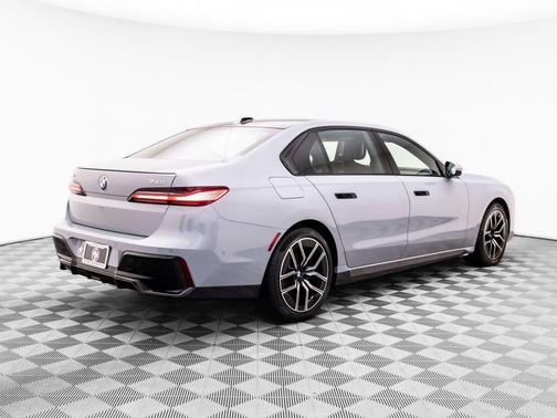 Brooklyn Grey Metallic 2026 BMW 740 xDrive